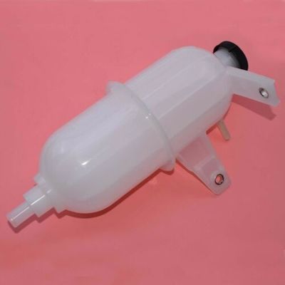 16470-0L010 OEM ディーゼル用ヒラックス MK6 ビゴ 2006年用ラジエーター溢出タンク