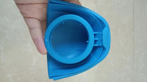 6V0955485 青いプラスチック 車のフロントガラス ワイパー 洗濯機 液体貯水槽 タンクカバー オードイ VW スコダ