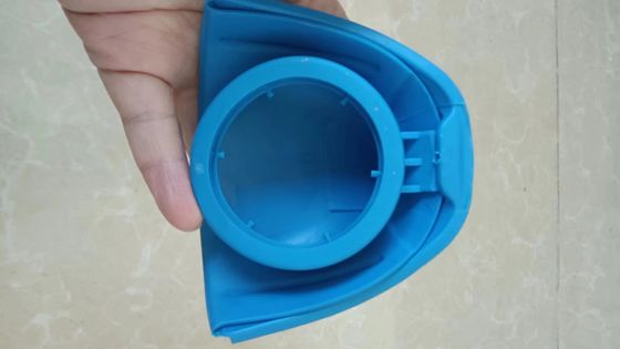 6V0955485 青いプラスチック 車のフロントガラス ワイパー 洗濯機 液体貯水槽 タンクカバー オードイ VW スコダ